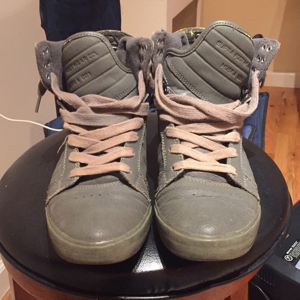 Sneakers